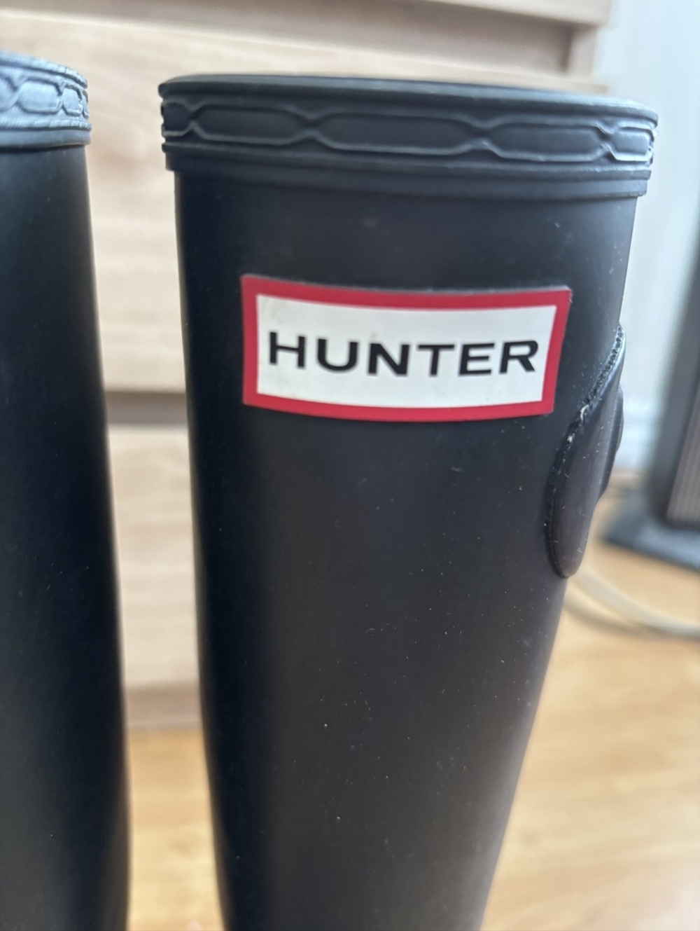 Hunter Tall Rain Boot With Beige Patterned Lining - Picture 5 of 6